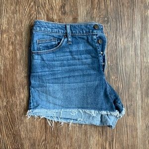 Universal Thread Shorts
